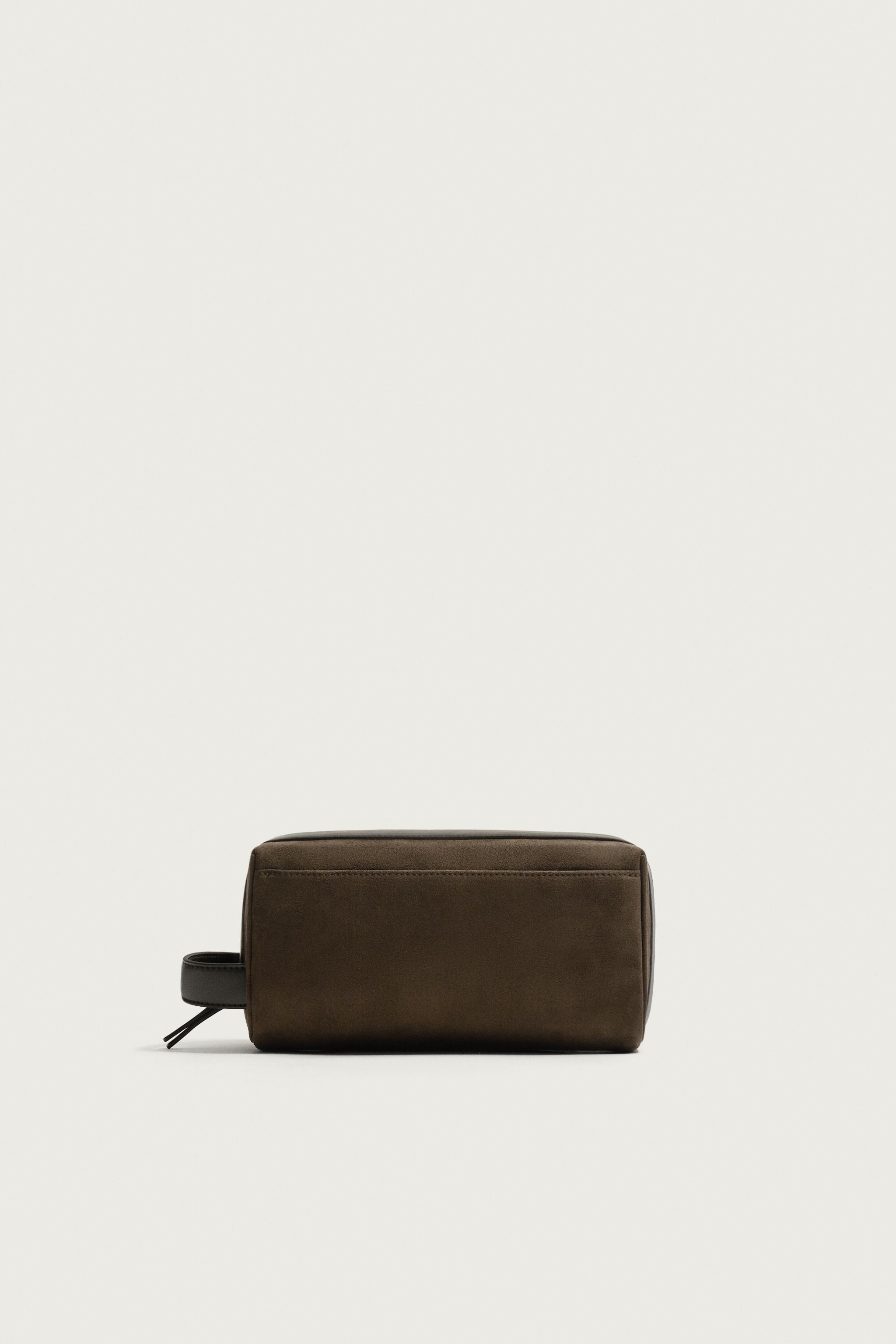 CONTRASTING TOILETRY BAG
